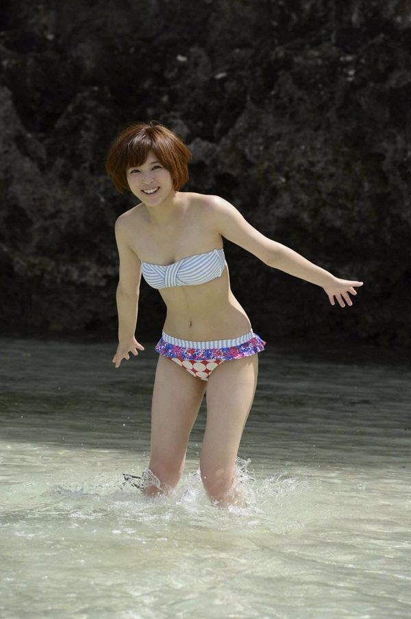 Moe Arai << "Wet Skin" Now, the hottest model! 