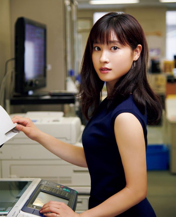 [FRIDAY] Tao Tsuchiya "Sexy in the office" Photo