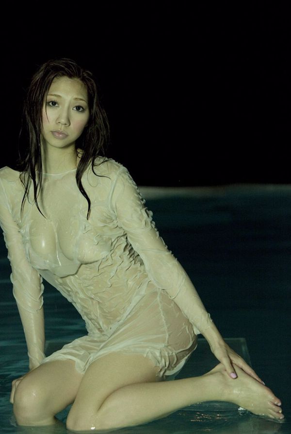 Maya Koizumi "Sexy on the water" [Image.tv]