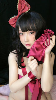 [Foto de COSER de una celebridad de Internet] La bloguera de anime A Bao también es una chica conejo - Caja de regalo de Tanabata