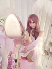 [Cosplay] Anime-Bloggerin Xiaomei Ma - (Weihnachts-Selfie) Purple Love