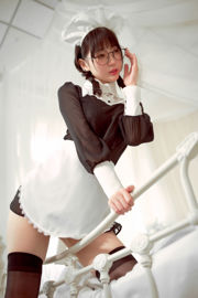 [Zdjęcie internetowe celebrytki COSER] Zhou Ji to uroczy króliczek - pokojówka w okularach