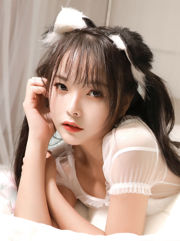 [Cosplay Photo] Aunt Su Yanyan - White Cat Ear Headdress