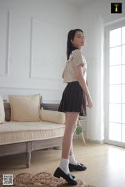 Mẫu áo sơ mi "Xiaoshan hương vị đầu tiên của đôi tất bông JK" [IESS Lạ lùng và Thú vị] Đôi chân đẹp và đôi chân lụa