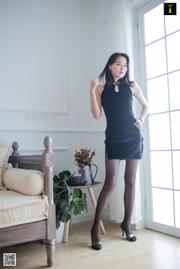 Model kemeja "Kemeja Kecil dalam Mood untuk Cinta" [IESS Aneh dan Menarik] Kaki indah dan kaki sutra