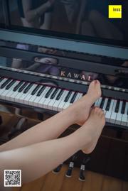 Qiqi „Stopa na czarno-białych klawiszach fortepianu” [异 思 趣向 IESS] Sixiangjia 279