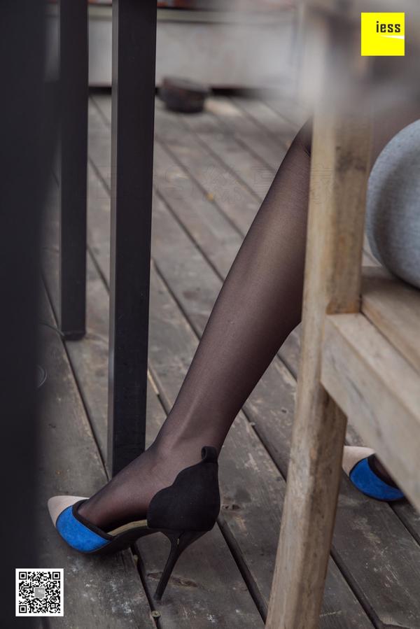 Model Nine Sisters "Little White-collar Nine Sisters in a Traze" [异思趣向IESS] Black silk beautiful feet