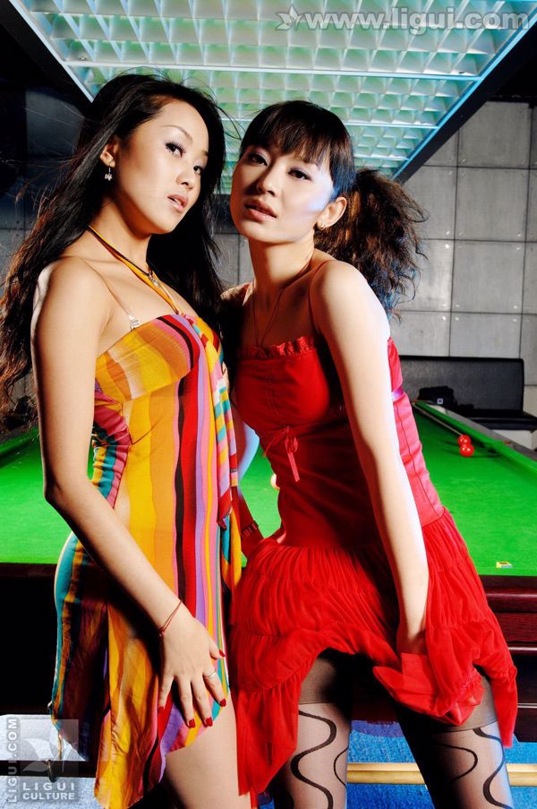 Model Mi Huimei i Linda "Bilard w pończochach grają w bilard" [Ligui LiGui] Zdjęcie pięknych nóg i nefrytowych stóp