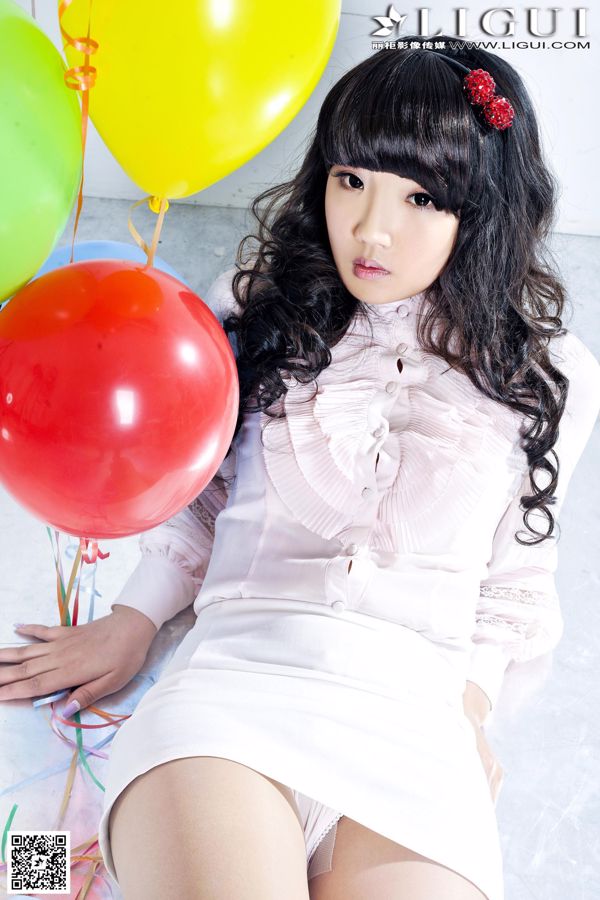 [丽柜LiGui] Model Si Qi "Balloon Girl with Silk Feet" Beautiful Legs and Jade Feet Photo Picture