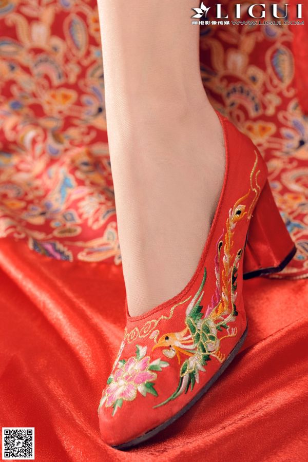 Model Kexin "The Best Costume Beauty with Silky Feet" Complete Works [丽柜LiGui] Photograph of Beautiful Legs and Jade Feet