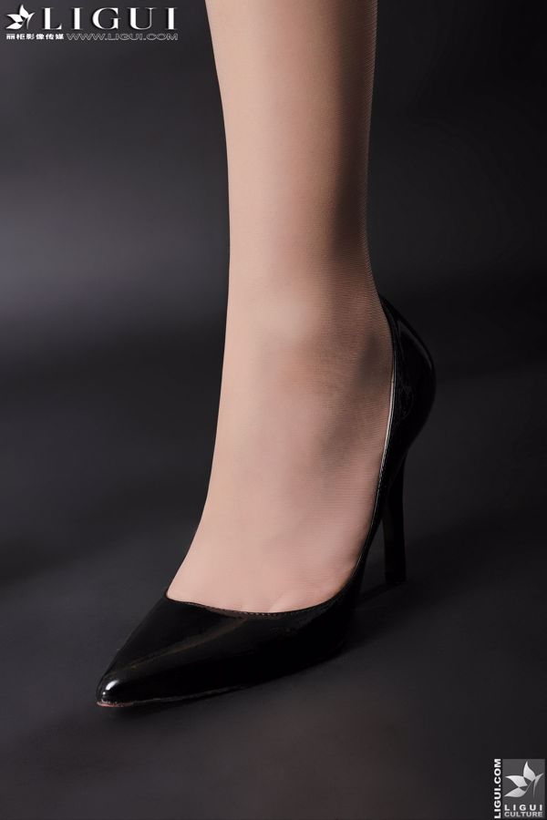 [丽 柜 LiGui] "OL Career Wear" de la modelo Wenxin Obras completas de hermosas piernas y foto de pie de jade