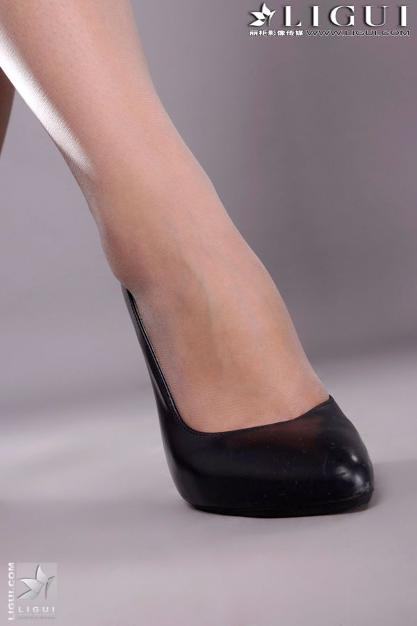 Model Qingqing "Temptation of Pork" [Ligui LiGui] Beautiful Legs and Jade Feet Photo Picture