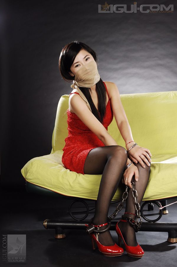Model Karuru "Playful and Cute Little Beauty Iga Ryu Socks Blocking Bondage" [丽柜美束LiGui] Silky Foot Photo Picture