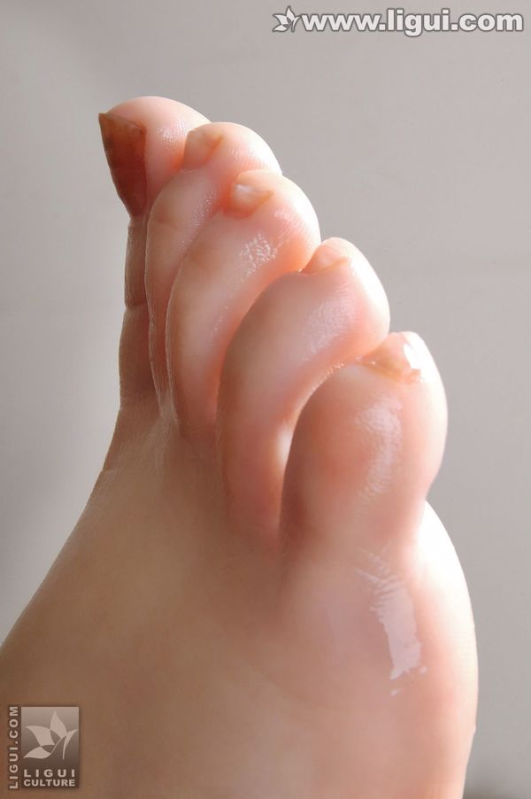 [丽柜LiGui] "Water Drops, Sticky Toes, Soul Eater, Infiltrates the soles of the feet and refreshes the heart" Photograph of Jade Foot