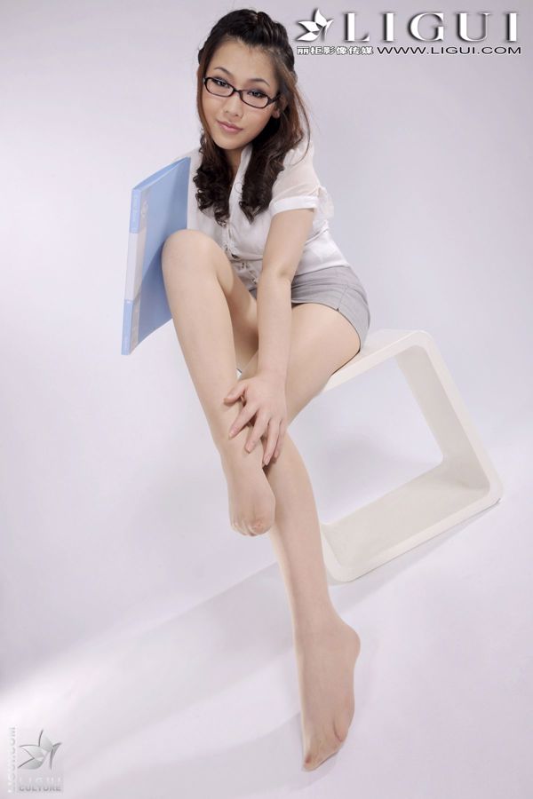 Model Wen Jing „Kuszenie pończoch nauczycielki” [丽 柜 LiGui] Stockings Foot Photo Picture
