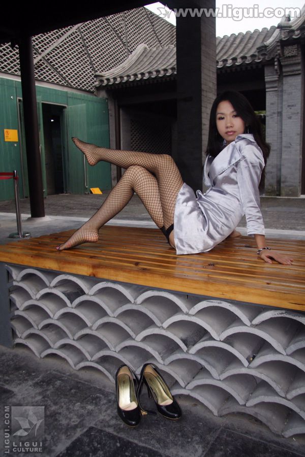 Model Helen "Olympic Field and Athletes Compete Silk Legs" [丽柜LiGui] Photo of beautiful legs and jade feet