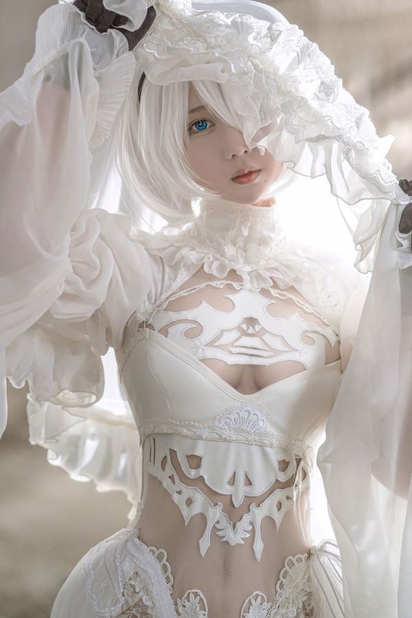Ji Jingjiang "2B White Wedding Dress"