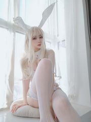 [COS phúc lợi] Miss Coser Baiyin - White Silk Bunny