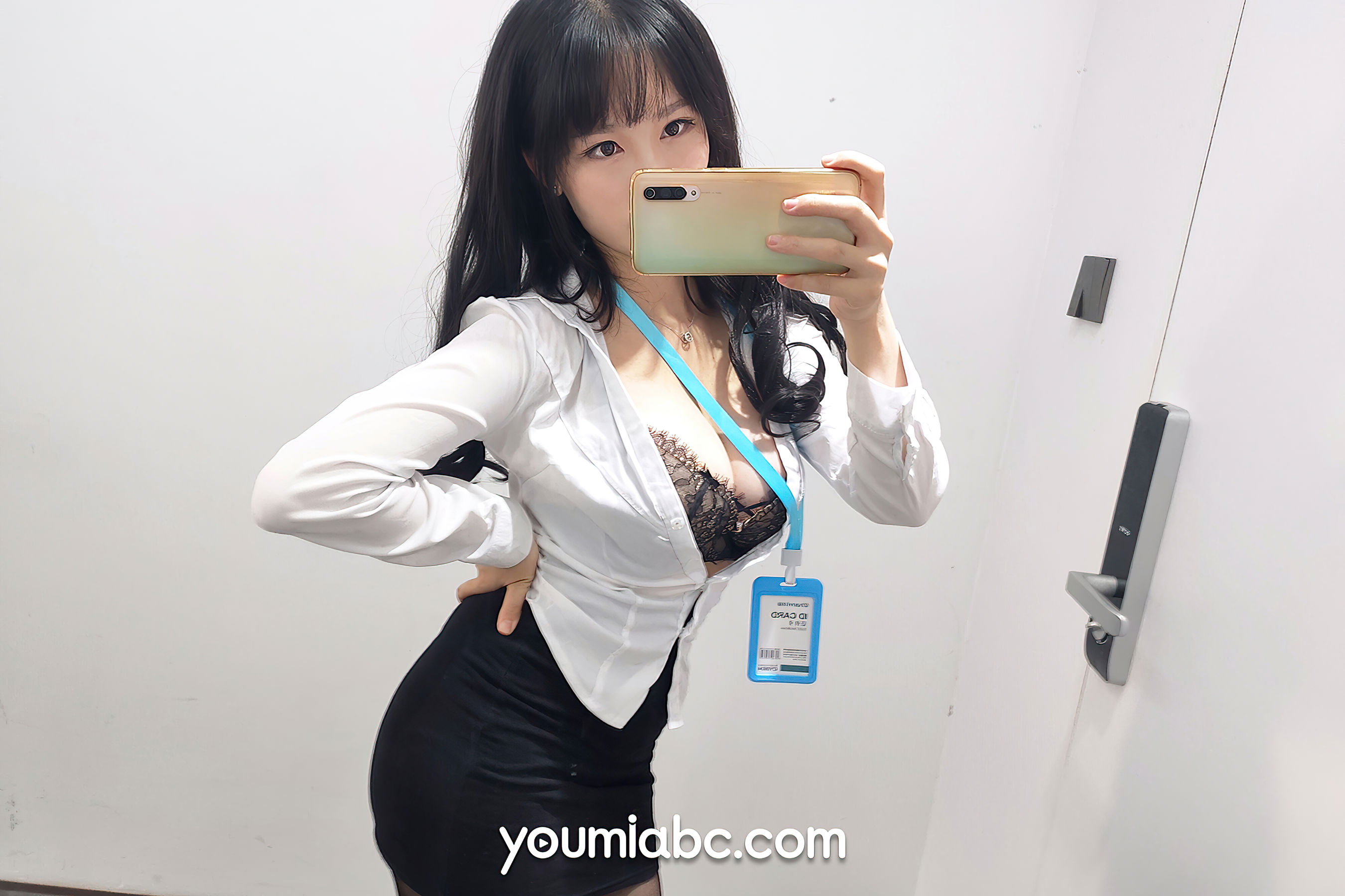 [尤蜜荟YouMi] Sacudiendo a Niang Lishi OL Selfie del mediodía Página 30 No.6ddcd2