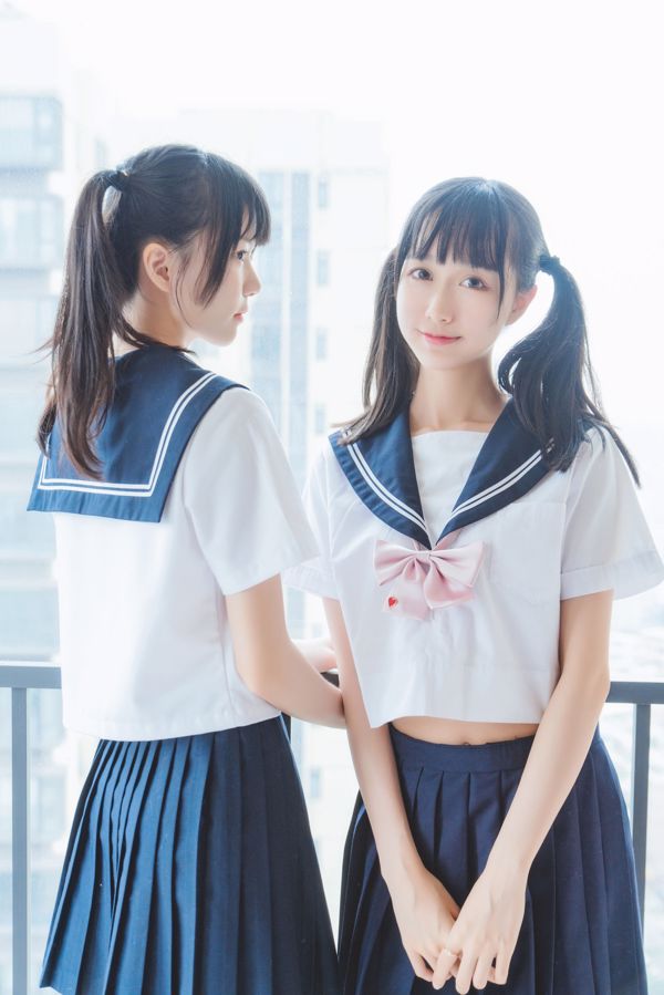 Mu Mianmian OwO y Sakura Momomi "Ella (Uniforme × Uniforme)"