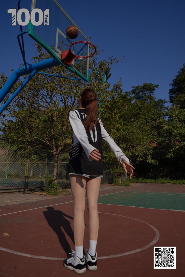 [IESS One Thousand and One Nights] Model Strawberry "Playing Basketball with Girlfriend 2" with beautiful legs in stockings