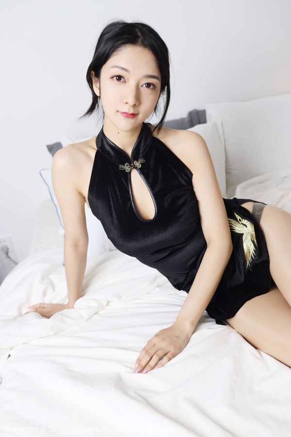 A Angela le gustan los gatos "Classical Cheongsam + Modern Sexy Black Silk" [美 媛 館 MyGirl] Vol.326