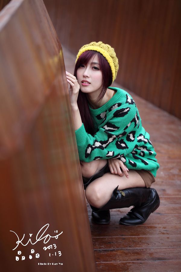 Modelo de Taiwán Liao Tingling / Kila Jingjing "Vestido largo verde + botas" Street Shoot