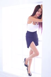 [Taiwan Zhengmei] Winnie Xiaoxue / ZhuangWenni-短いスカートの美しい脚の写真のコレクション