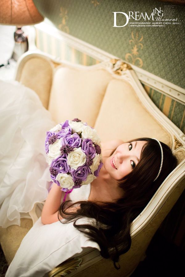 Taiwanese Internet celebrity Winnie Xiaoxue "Cingjing‧ Autumn Dream Momen" Wedding Dress