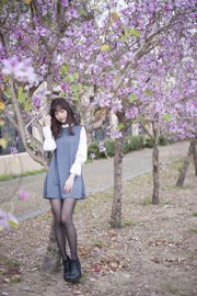[Déesse de Taiwan] Peng Lijia (Lady Yi Yi) "La soie noire sous les fleurs de cerisier"