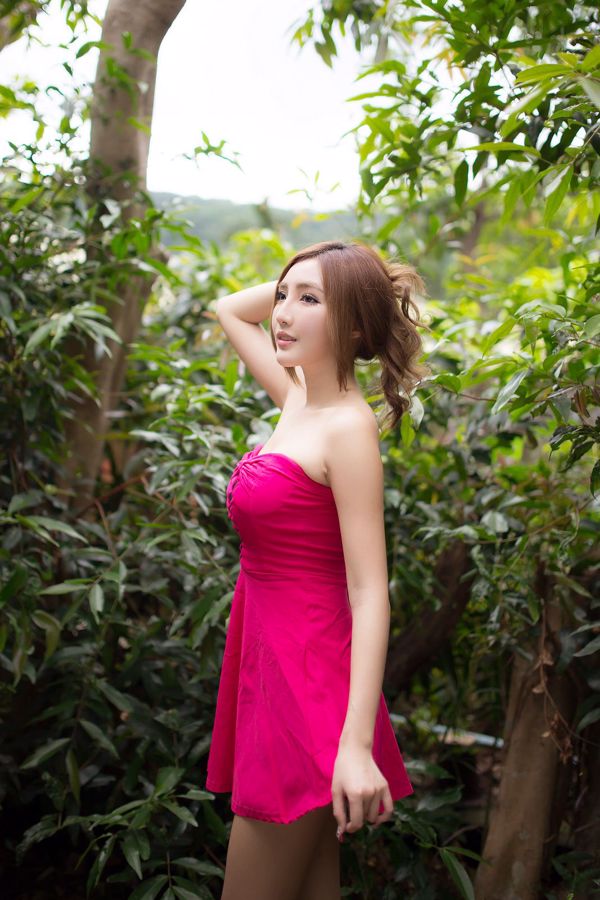 Syuan Zhao Yun, "La diosa del vestido rosa y rojo"