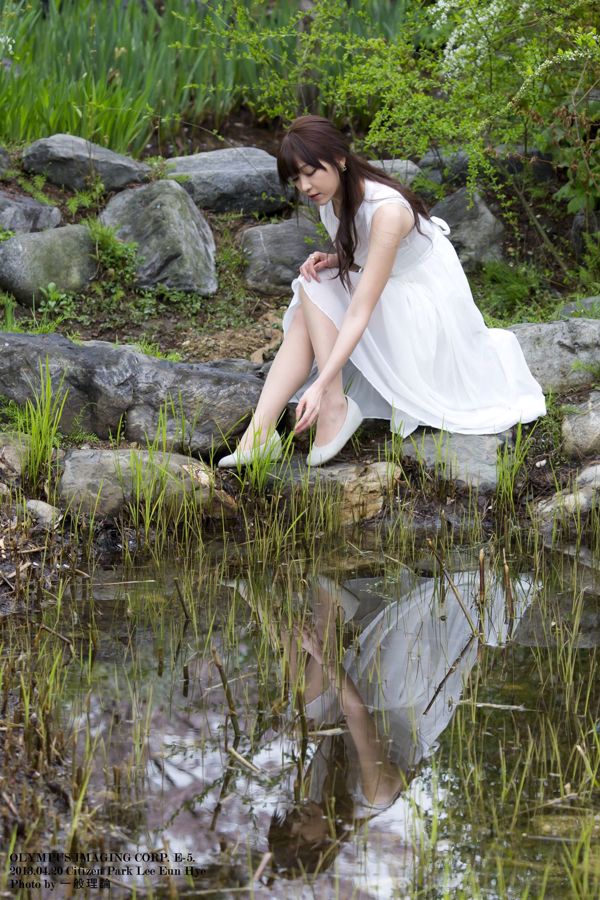 Filmación al aire libre del "Hermoso vestido blanco" de Li Enhui